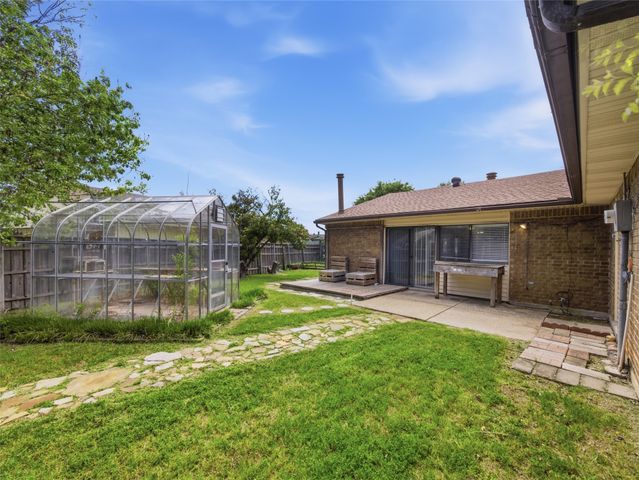 3053 Villa Sur Trail, Dallas, TX 75228