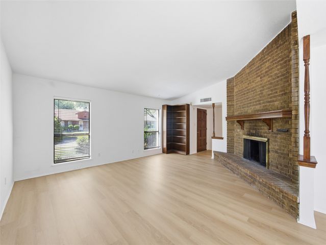 3053 Villa Sur Trail, Dallas, TX 75228