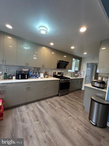 830-00 PINE HILL RD, Philadelphia, PA 19115