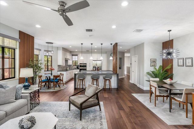 2802 Kinsington Circle 27-4, Weston, FL 33332