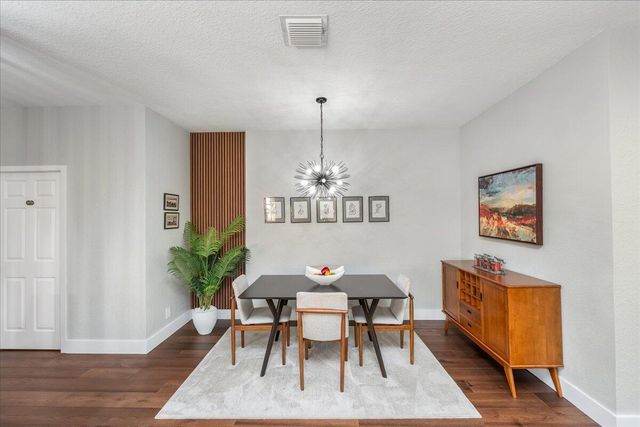 2802 Kinsington Circle 27-4, Weston, FL 33332