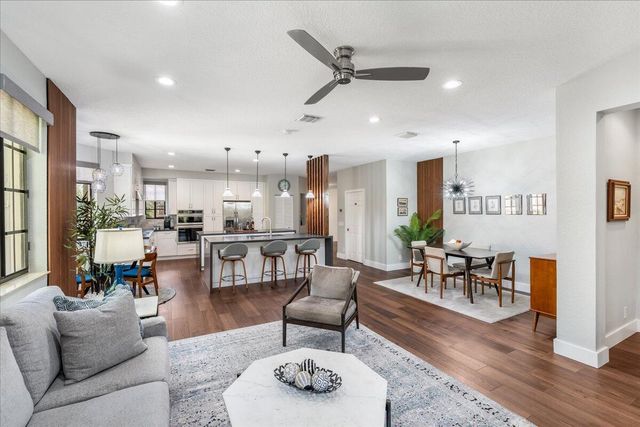 2802 Kinsington Circle 27-4, Weston, FL 33332