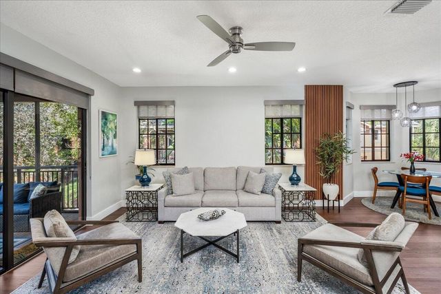 2802 Kinsington Circle 27-4, Weston, FL 33332