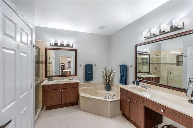 2802 Kinsington Circle 27-4, Weston, FL 33332