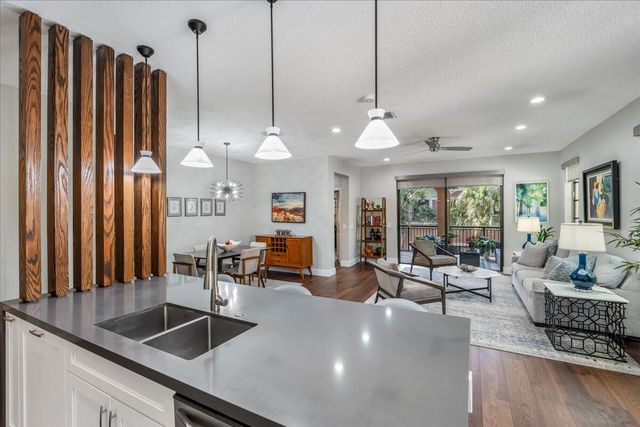 2802 Kinsington Circle 27-4, Weston, FL 33332