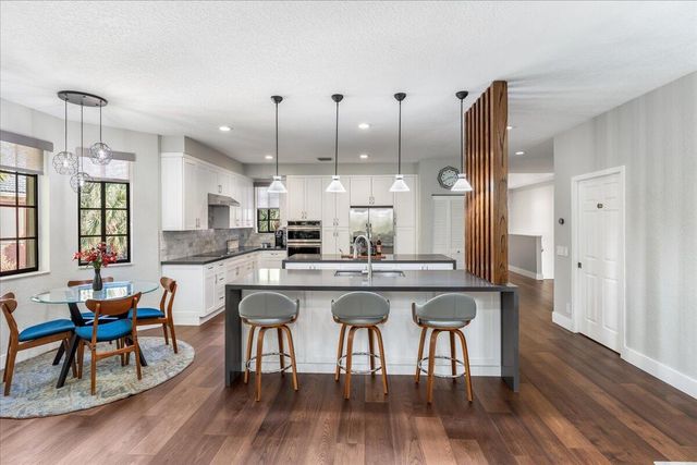 2802 Kinsington Circle 27-4, Weston, FL 33332