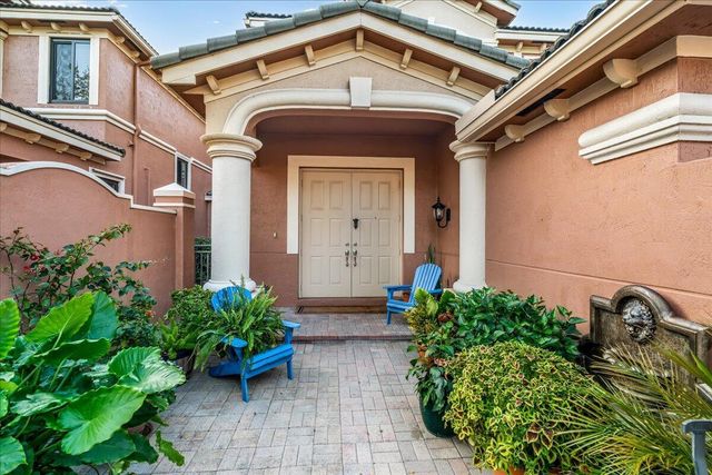 2802 Kinsington Circle 27-4, Weston, FL 33332