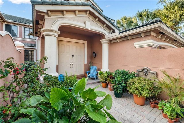 2802 Kinsington Circle 27-4, Weston, FL 33332
