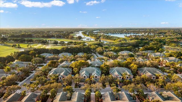 2802 Kinsington Circle 27-4, Weston, FL 33332