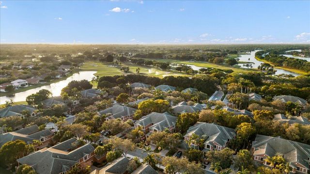 2802 Kinsington Circle 27-4, Weston, FL 33332