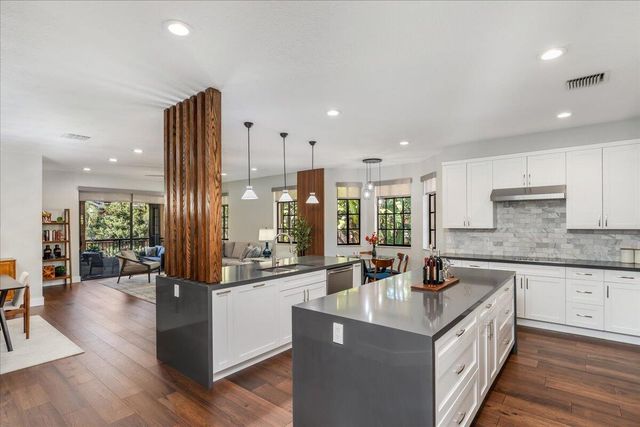 2802 Kinsington Circle 27-4, Weston, FL 33332