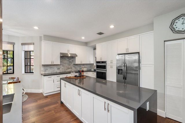 2802 Kinsington Circle 27-4, Weston, FL 33332