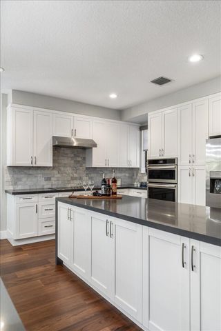 2802 Kinsington Circle 27-4, Weston, FL 33332