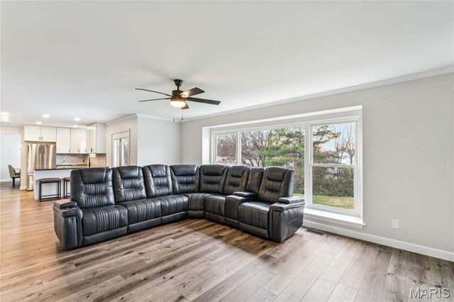 2119 Dettmer Place, Hazelwood, MO 63031