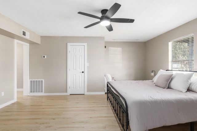 342 Governor Hogg Drive, Point Blank, TX 77364