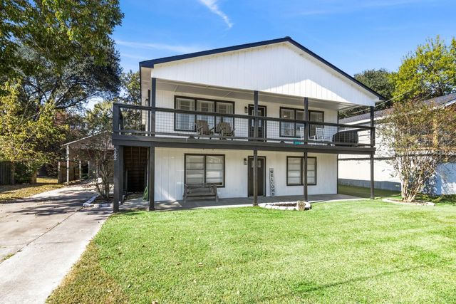 342 Governor Hogg Drive, Point Blank, TX 77364