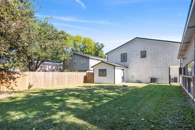 342 Governor Hogg Drive, Point Blank, TX 77364