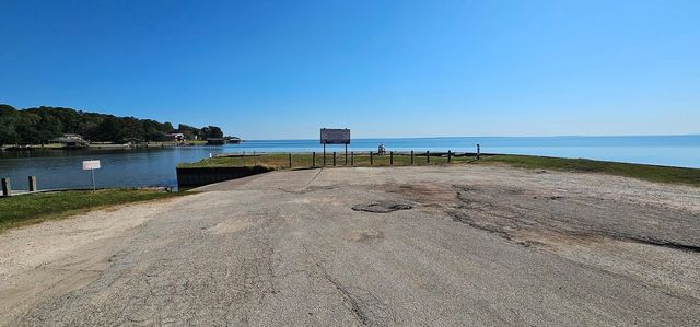 342 Governor Hogg Drive, Point Blank, TX 77364