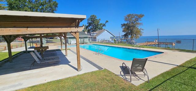 342 Governor Hogg Drive, Point Blank, TX 77364