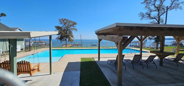 342 Governor Hogg Drive, Point Blank, TX 77364