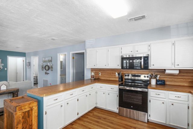 342 Governor Hogg Drive, Point Blank, TX 77364