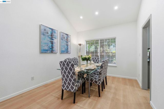 1137 Hidden Meadow Pl, Manteca, CA 95337