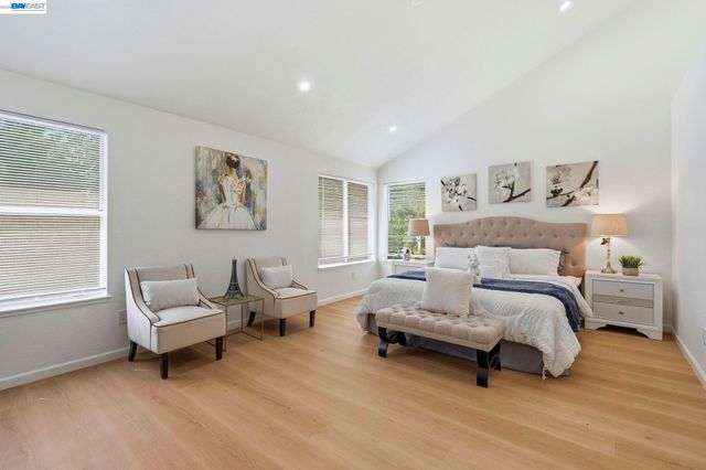 1137 Hidden Meadow Pl, Manteca, CA 95337