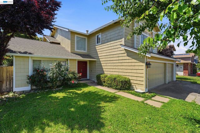 1137 Hidden Meadow Pl, Manteca, CA 95337