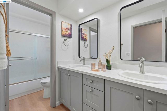 1137 Hidden Meadow Pl, Manteca, CA 95337