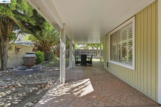 1137 Hidden Meadow Pl, Manteca, CA 95337