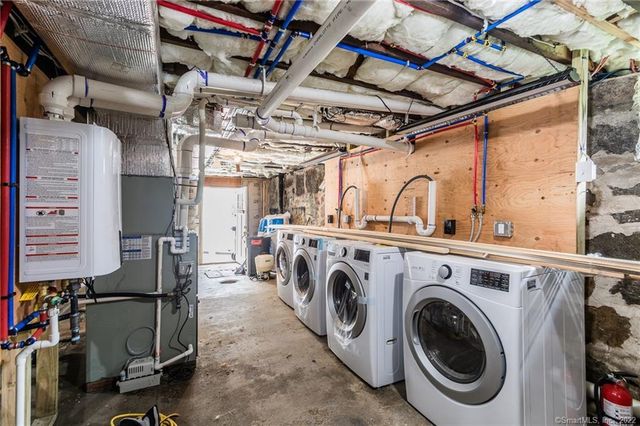 14 Rosemary Street, New London, CT 06320