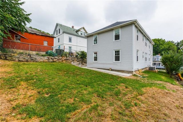 14 Rosemary Street, New London, CT 06320