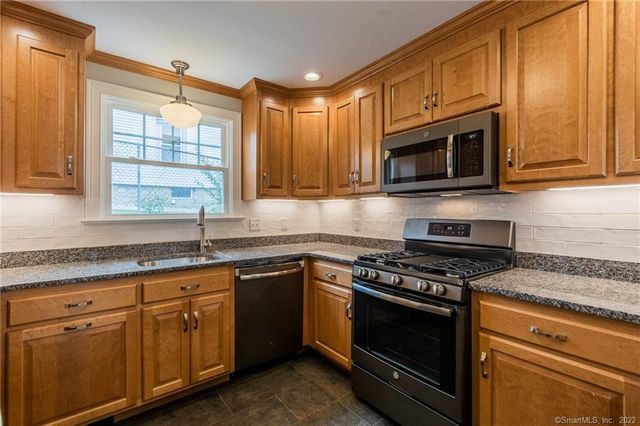 14 Rosemary Street, New London, CT 06320