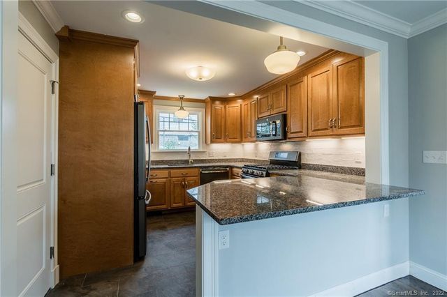 14 Rosemary Street, New London, CT 06320