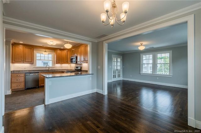 14 Rosemary Street, New London, CT 06320