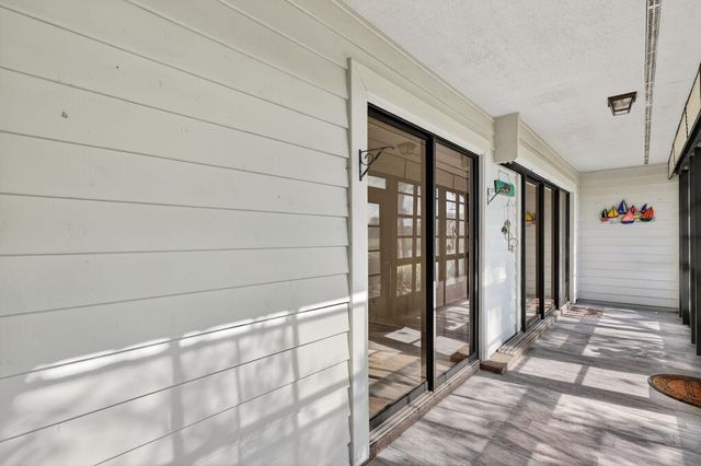 6184 SE Georgetown Place, Hobe Sound, FL 33455