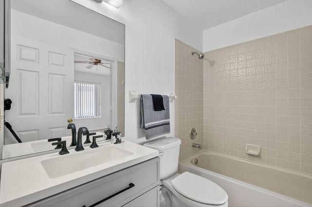 6184 SE Georgetown Place, Hobe Sound, FL 33455