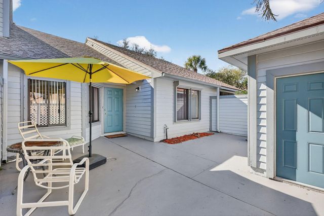 6184 SE Georgetown Place, Hobe Sound, FL 33455