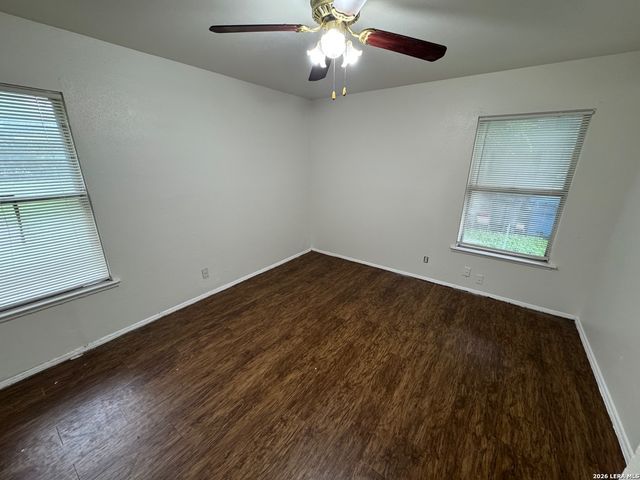 4115 WILD OAK DR, San Antonio, TX 78219