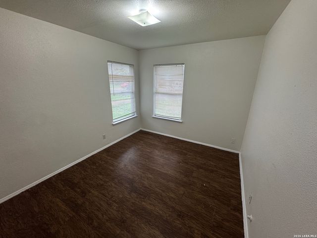 4115 WILD OAK DR, San Antonio, TX 78219