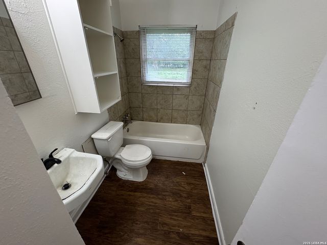 4115 WILD OAK DR, San Antonio, TX 78219