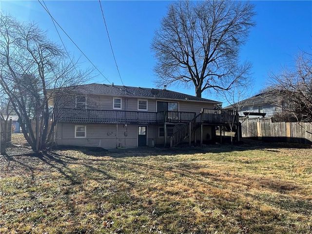 602 SE 4th Terrace, Lee's Summit, MO 64063