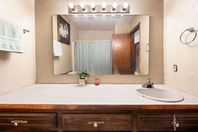 28275 Harrison Road, Macomb, OK 74852