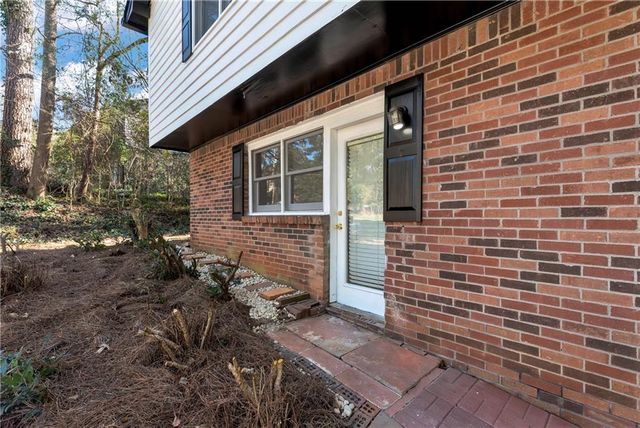 4168 Rocky Ledge Way, Snellville, GA 30039