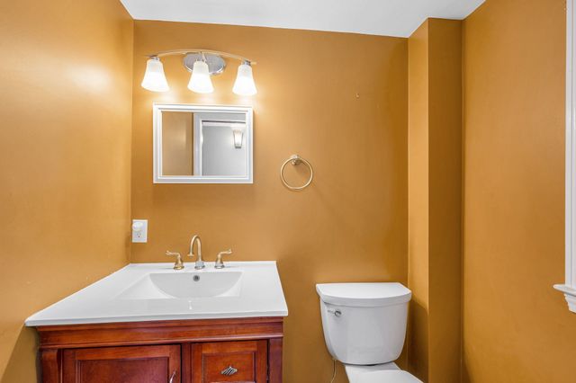186 South Rd, Bedford, MA 01730