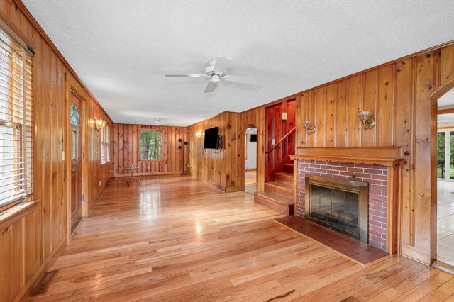 186 South Rd, Bedford, MA 01730