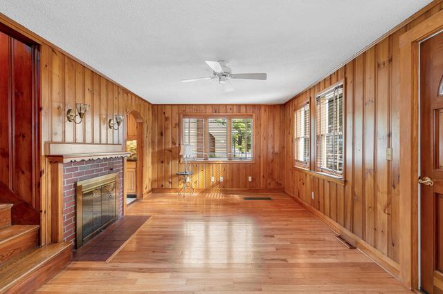 186 South Rd, Bedford, MA 01730