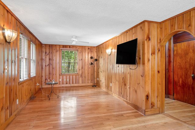 186 South Rd, Bedford, MA 01730