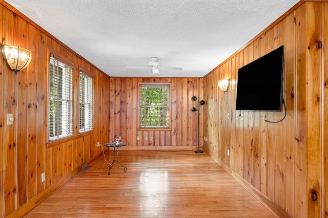 186 South Rd, Bedford, MA 01730