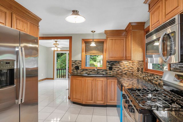 186 South Rd, Bedford, MA 01730